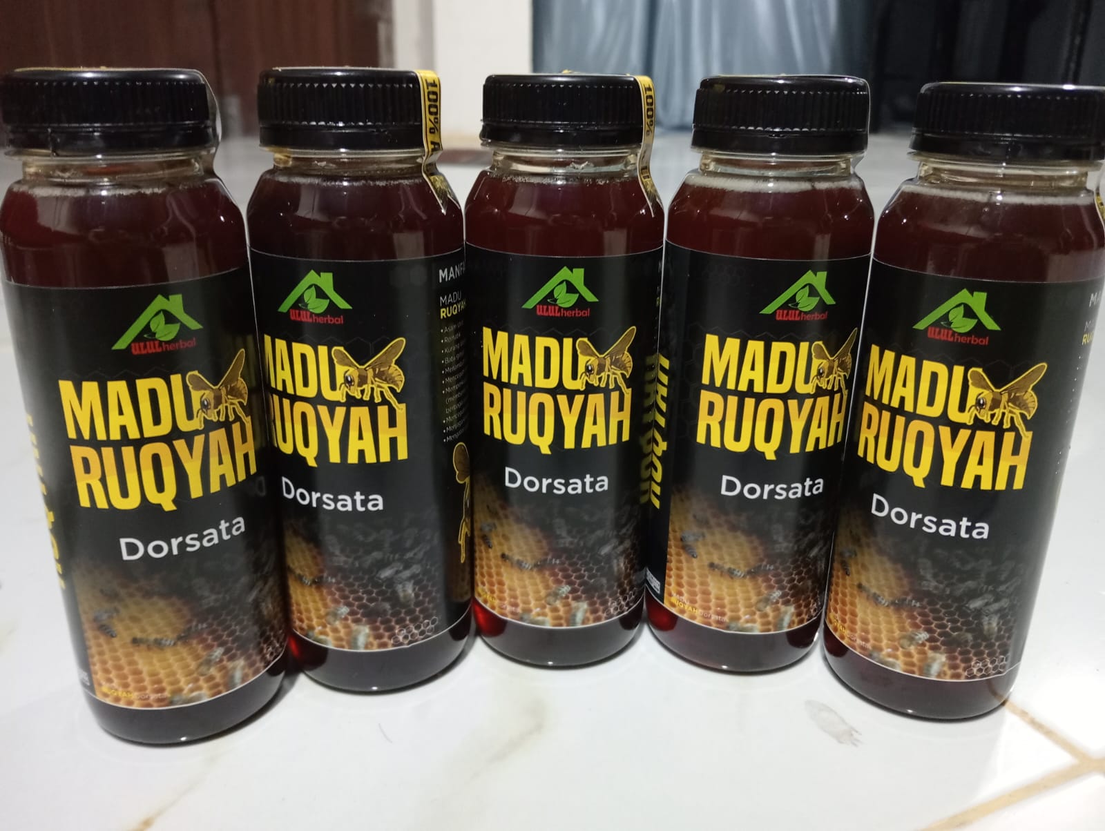 gantungan-kunci-strowbery-rajut