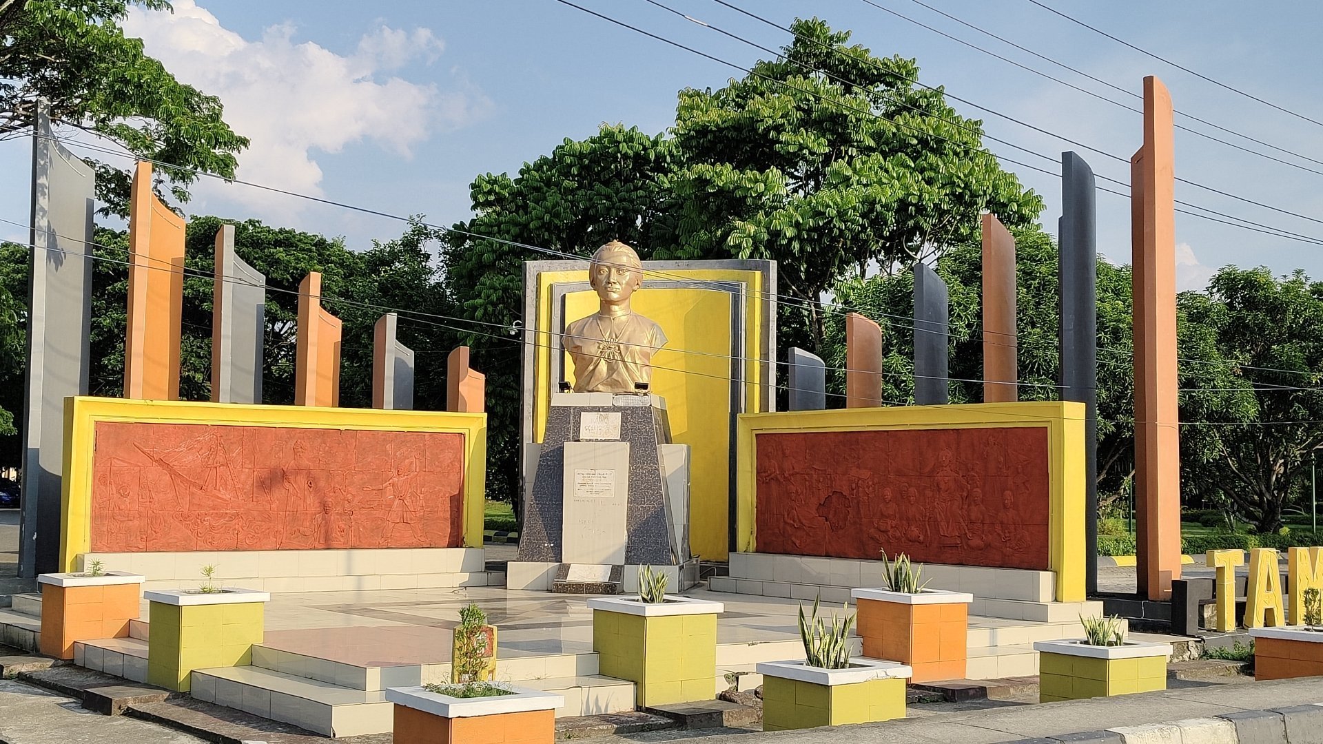 salah satu bangunan di kelurahan tuwung